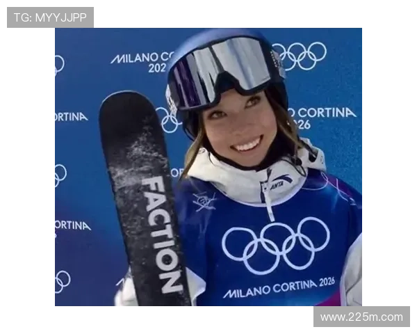 谷爱凌连夺双银全场喝彩赢得掌声